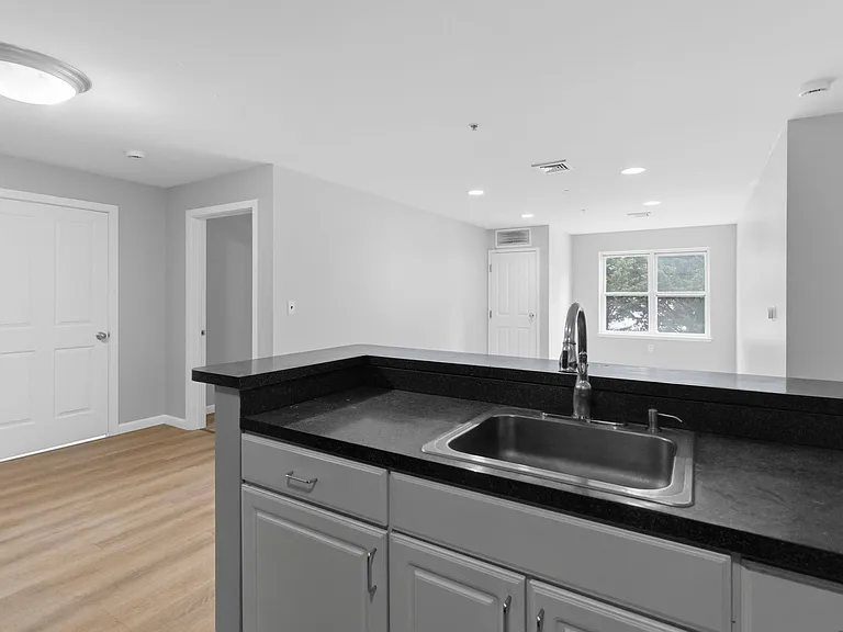 30 Franklin St #116 — Photo 5