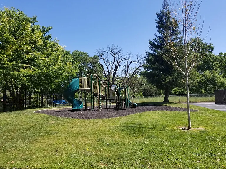 2110 Arroyo Ct #3 — Photo 15