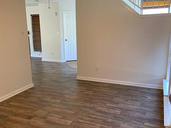 5th image of 35 Park Ln