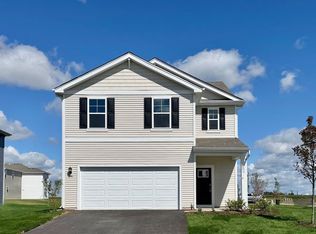 2904 Rainier Dr, Pingree Grove, IL 60140
