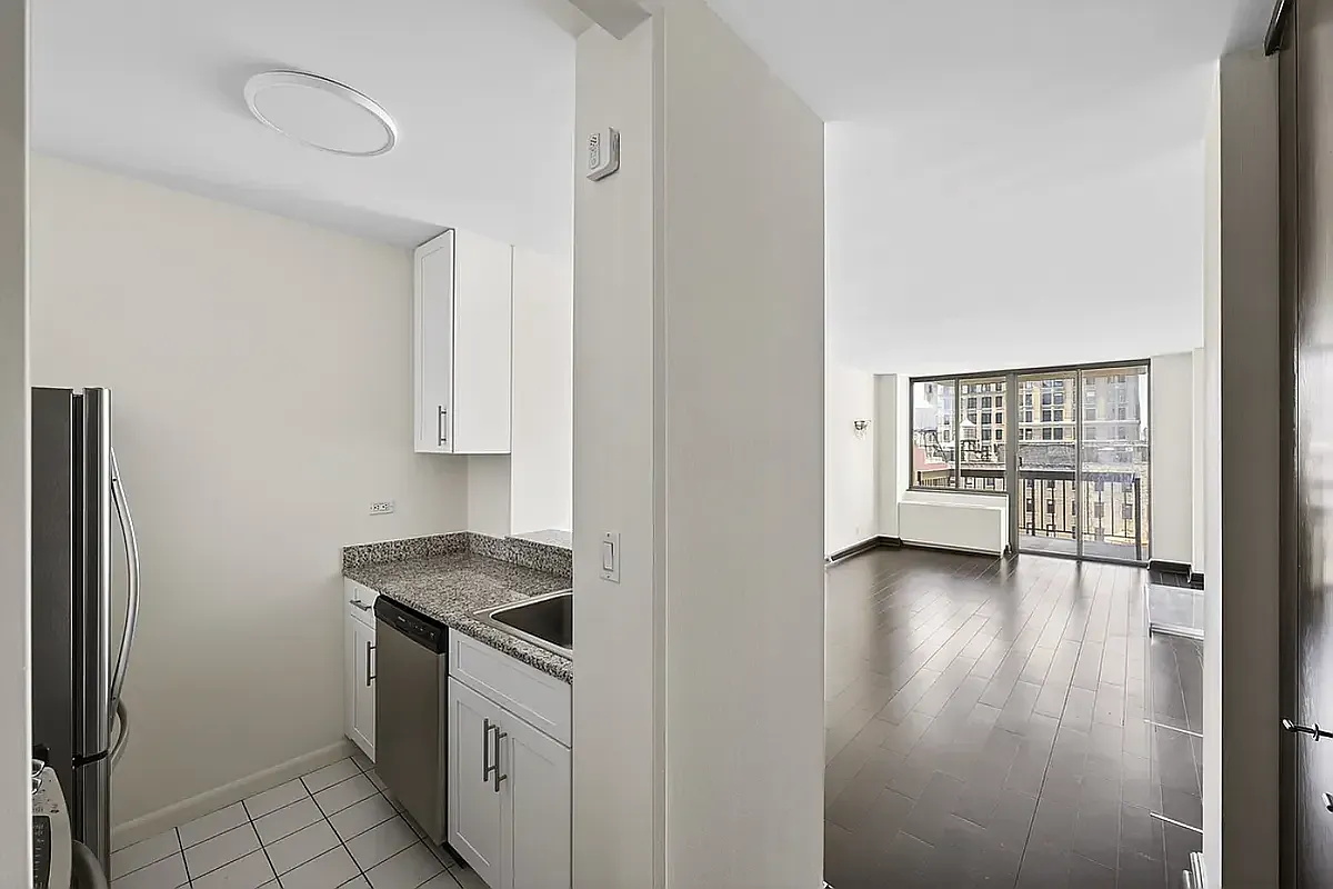 5 East 22nd Street — Photo 4