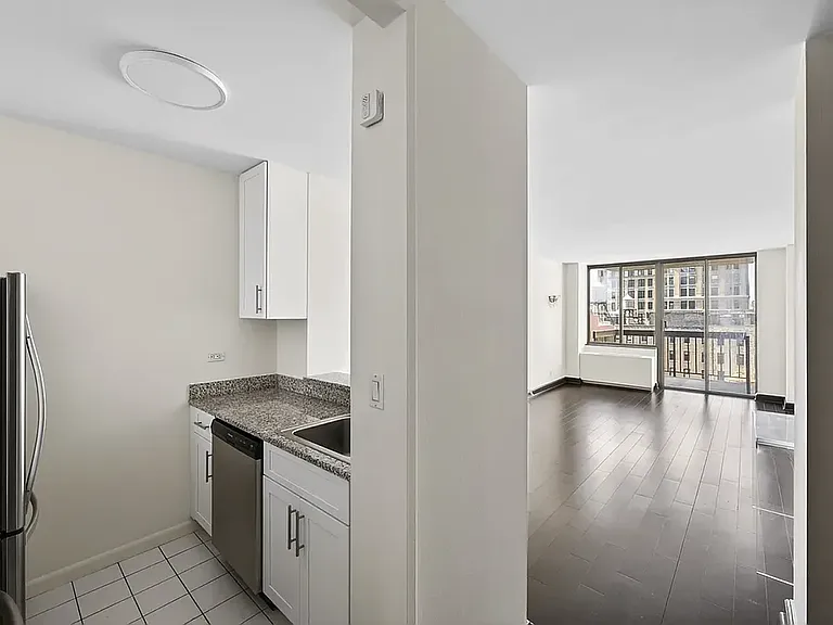 5 E 22nd St #19RR — Photo 4