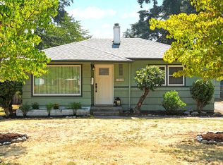 12050 NE Broadway St, Portland, OR 97220