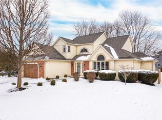 16951 Walnut Creek Dr, Strongsville, OH