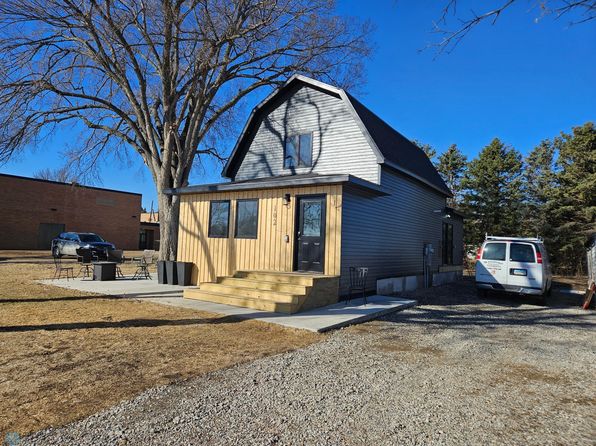 102 4th St N, Fairmount, ND 58030