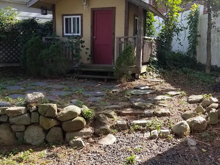 Alpine Ave — Photo 32