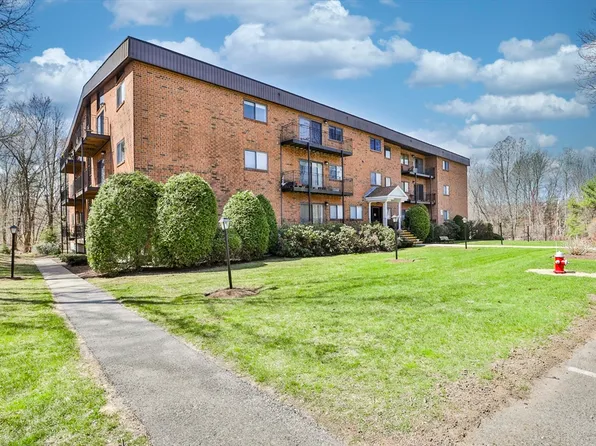 181 Littleton Rd Unit 213, Chelmsford, MA 01824