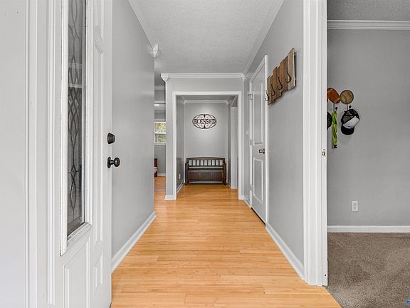 5th image of 915 Sibert Cir