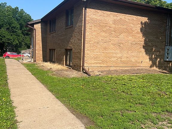 2nd image of 2408 S 10th St #4