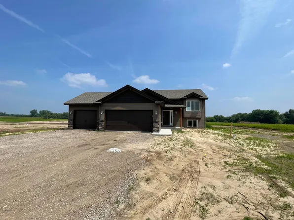 2564 341st Ave NW, Cambridge, MN 55008
