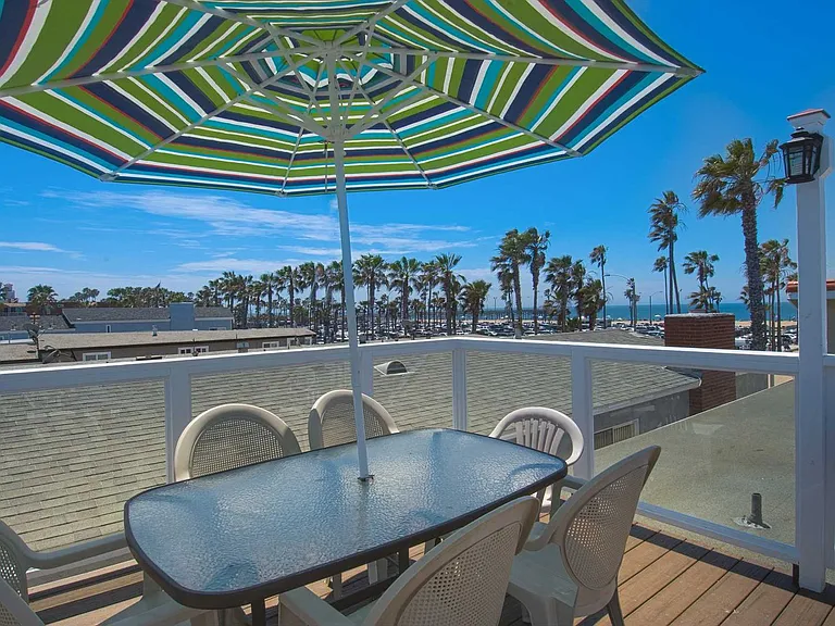 414 E Oceanfront — Photo 16