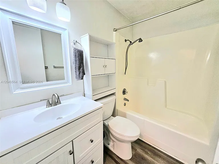 5180 NE 6th Ave #621 — Photo 6