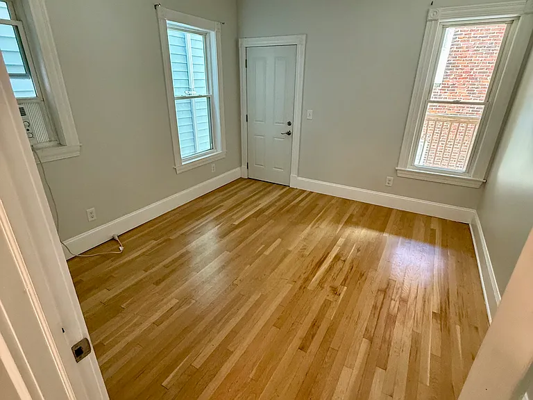 48 Lambert Ave — Photo 10