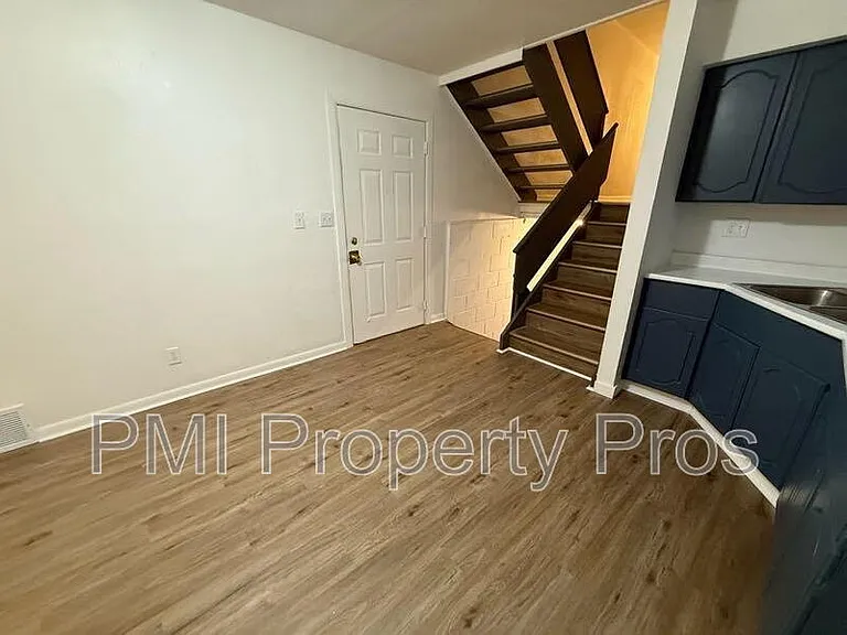 9031A N 95th St — Photo 22