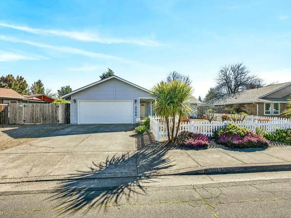 2366 Winslow Park Dr, Medford, OR 97504