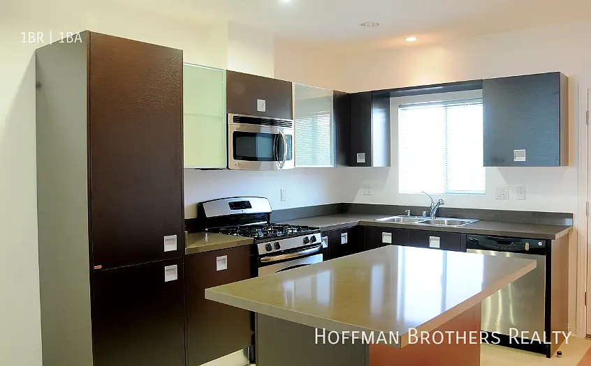 Building Photo - 9100 Whitworth Dr #2