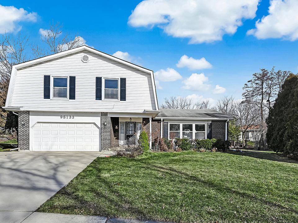 1st image of 9S133 Portsmouth Ct