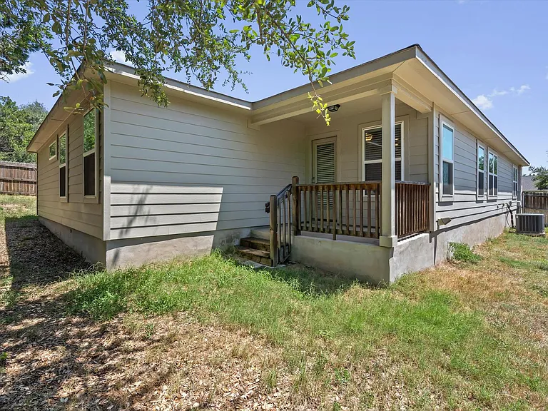 3906 Crockett Ave — Photo 32