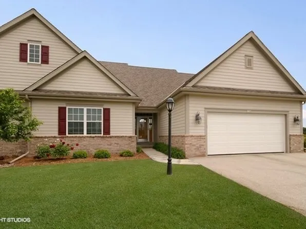 1784 Woodland Way, Slinger, WI 53086