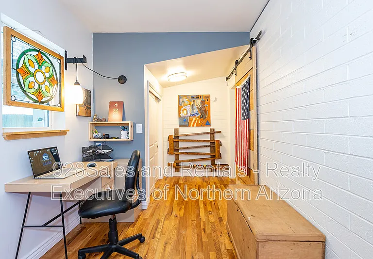 2304 N Talkington Dr — Photo 15