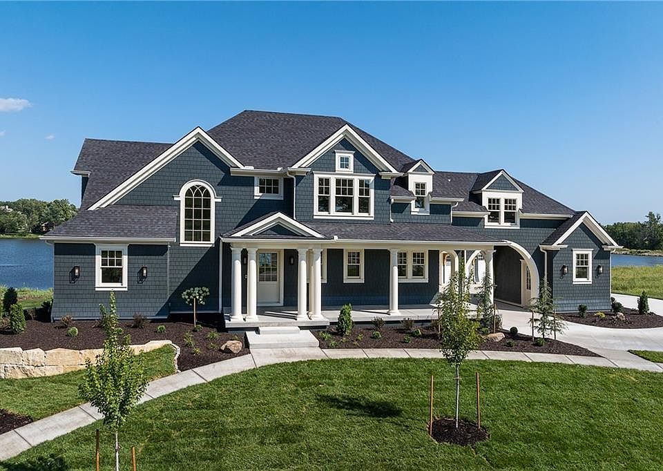 1st image of 1201 SW Corinthian Ln