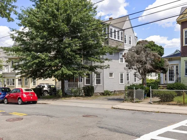 78 Brooks St, Brighton, MA 02135
