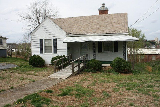 1st image of 205 Emmette St