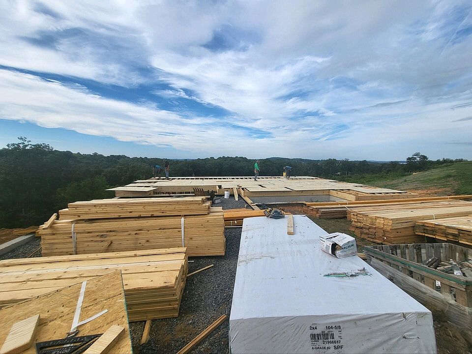2nd image of 1128 Hearthstone Dr NE