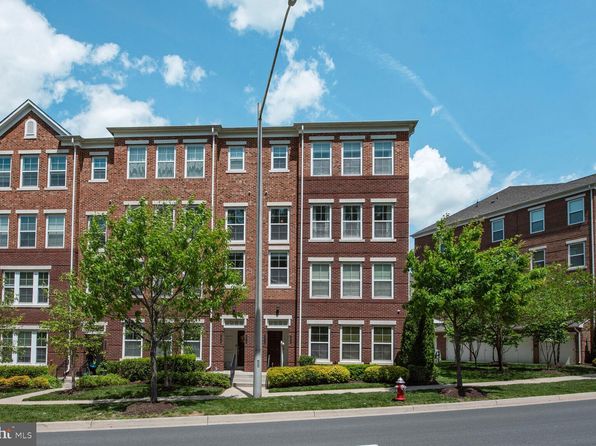 3020 Rittenhouse Cir, Fairfax, VA 22031