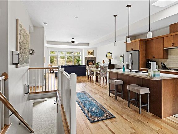 5th image of 4634 Stoneybrook Way