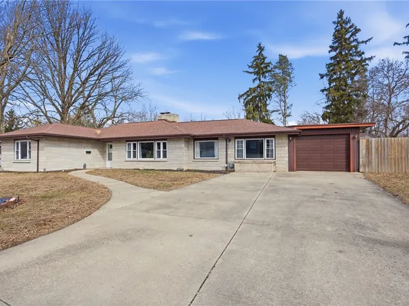 7 Noyes Ct, Mattoon, IL 61938