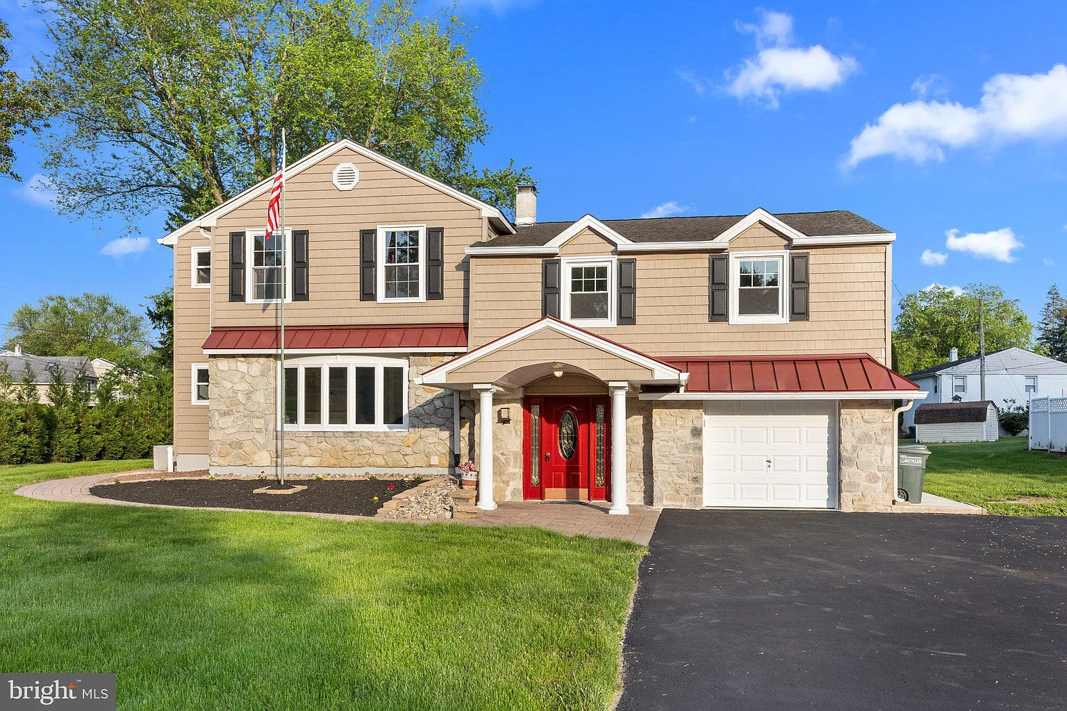 55 Hilltop Dr photo 1