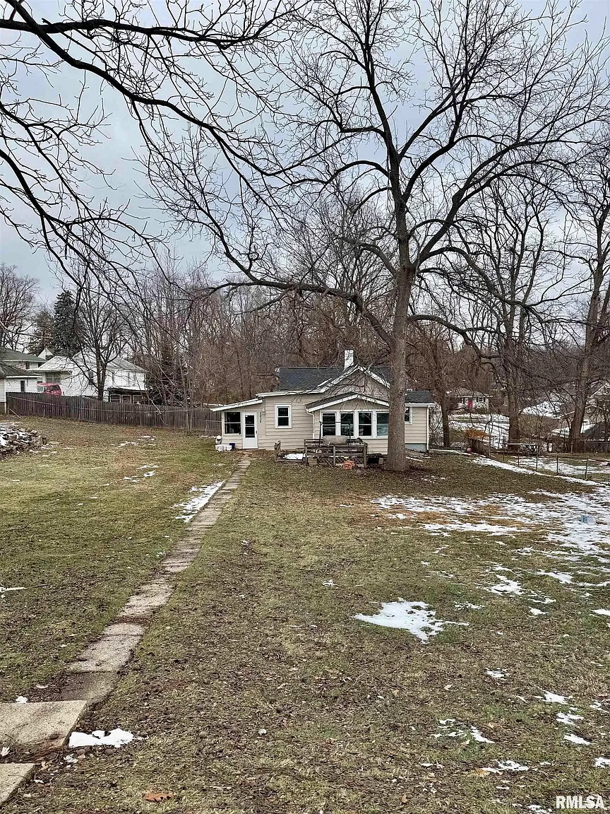 1317 E Elmhurst Ave photo 1