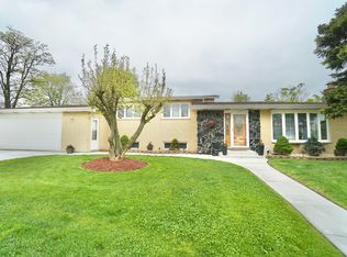 1005 S Prospect Ave, Willow Springs, IL 60480