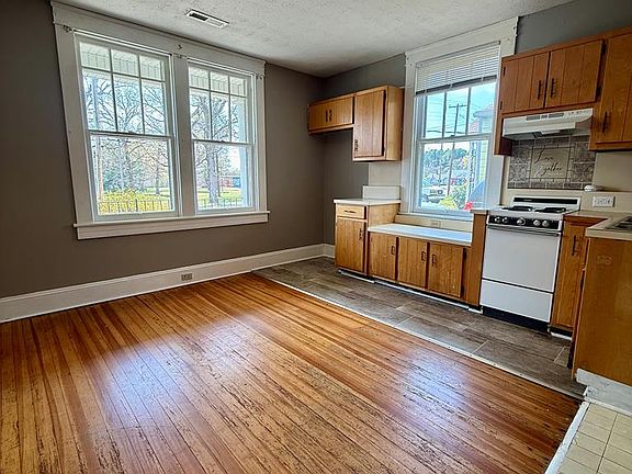 2nd image of 132 Kemper Rd