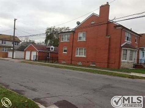 2360 Edwin - Side view 2.jpg
