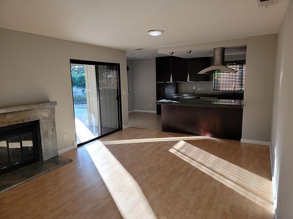 4th image of 608 Vine Ave