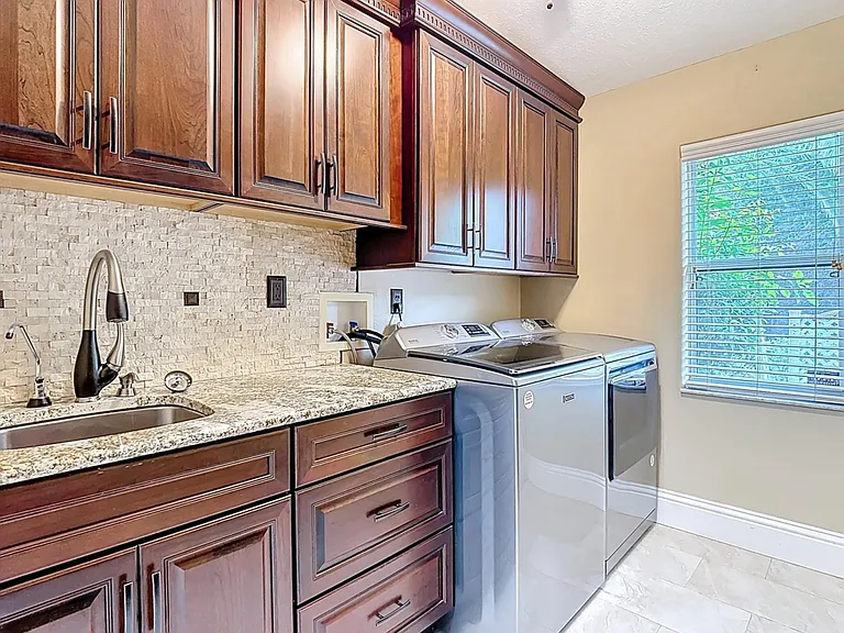 2514 Caithness Way — Photo 31