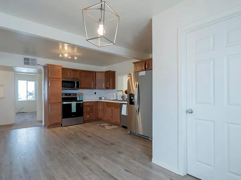 370 W Pima Ave — Photo 7