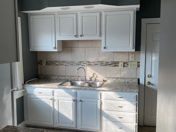 4720 Rockwood Rd, Garfield Heights, OH 44125