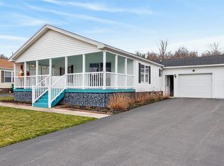 4272 Canalside Dr, Palmyra, NY 14522