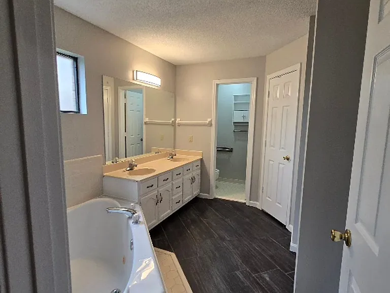 3015 Milkyway Dr — Photo 6