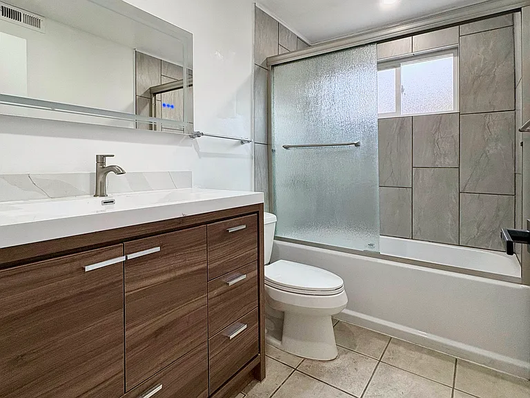 22434 Salem Ave #B — Photo 10