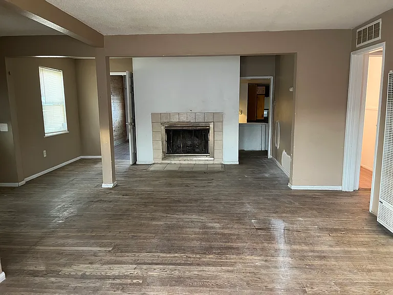 1041 Flora Ave — Photo 9