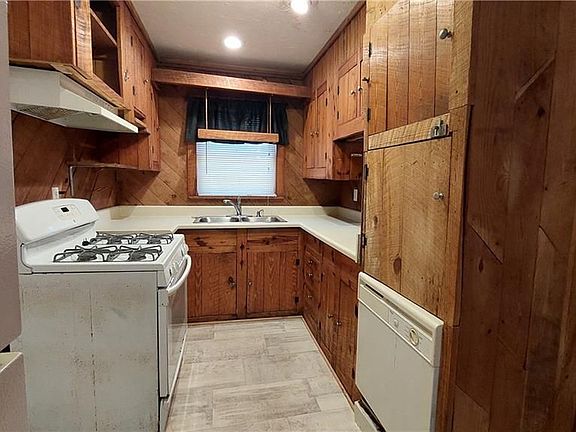 3rd image of 6011 Blackhawk Ct SE