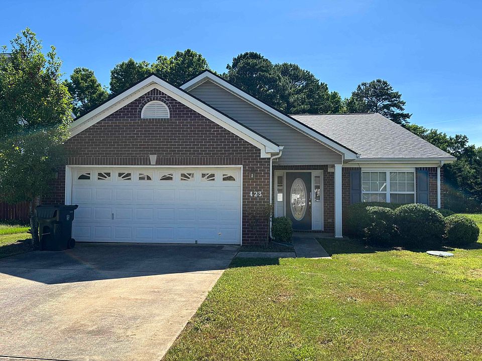 1st image of 423 Jasmine Dr
