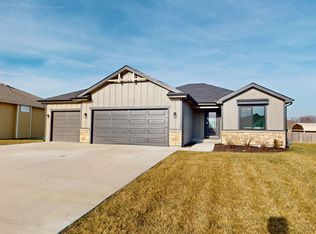 7618 SW 24th Ter, Topeka, KS 66614