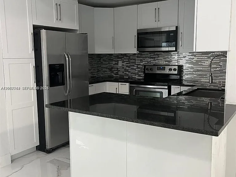 3872 SW 133rd Pl — Photo 6