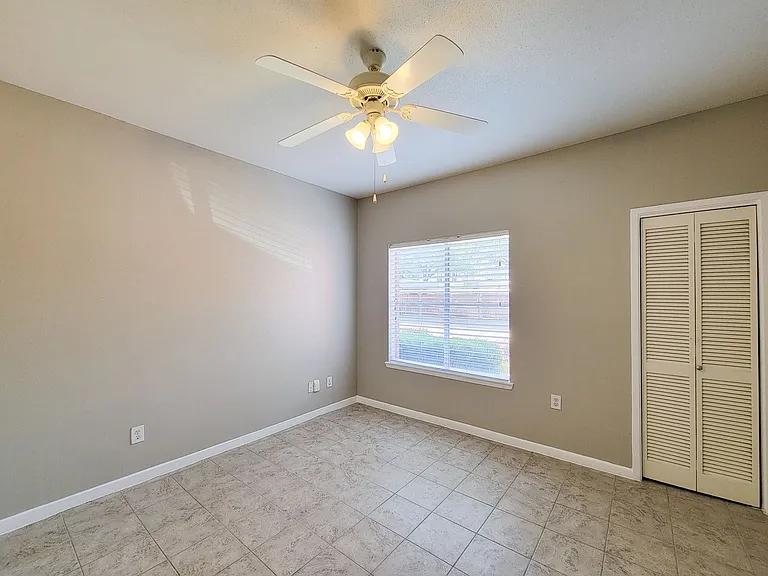 4041 Drake St #116 — Photo 21