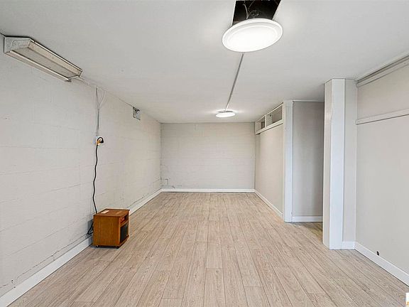 2nd image of 318 N 8th St